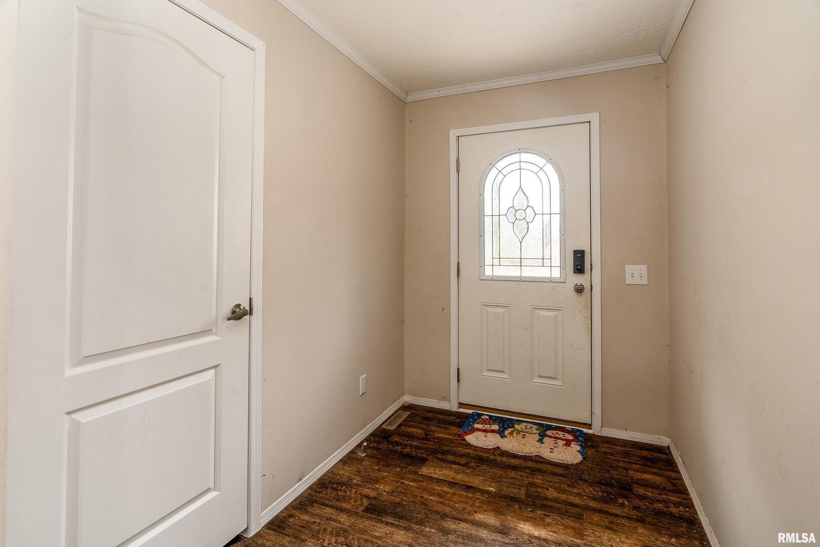 1201 Pine Ridge Lane Makanda, IL 62958 - Photo 11 of 36 a view of an empty room with a window