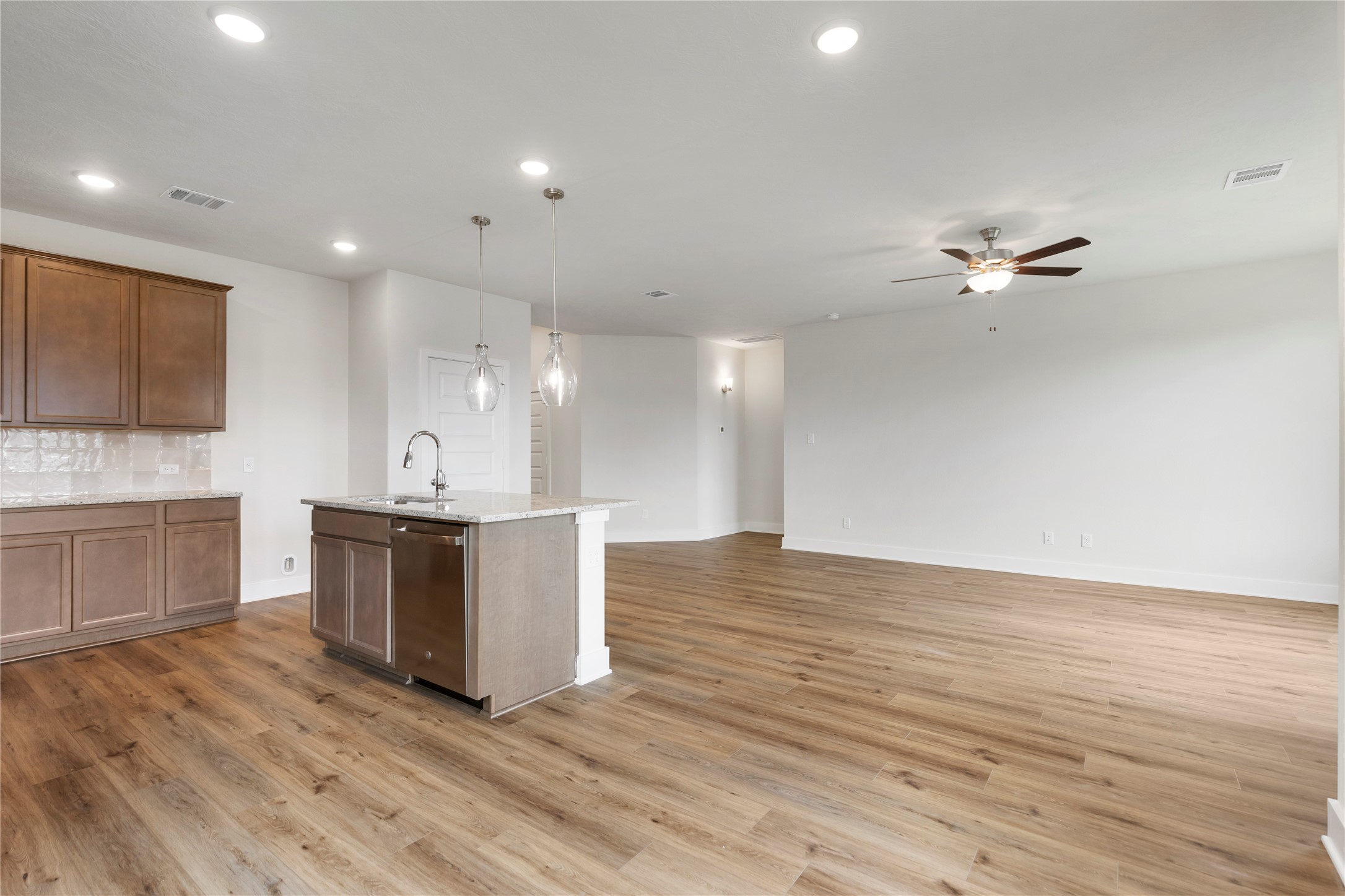 2033 Winepress Road Brenham, TX 77833 - Photo 15 of 43 Gallery Image 15