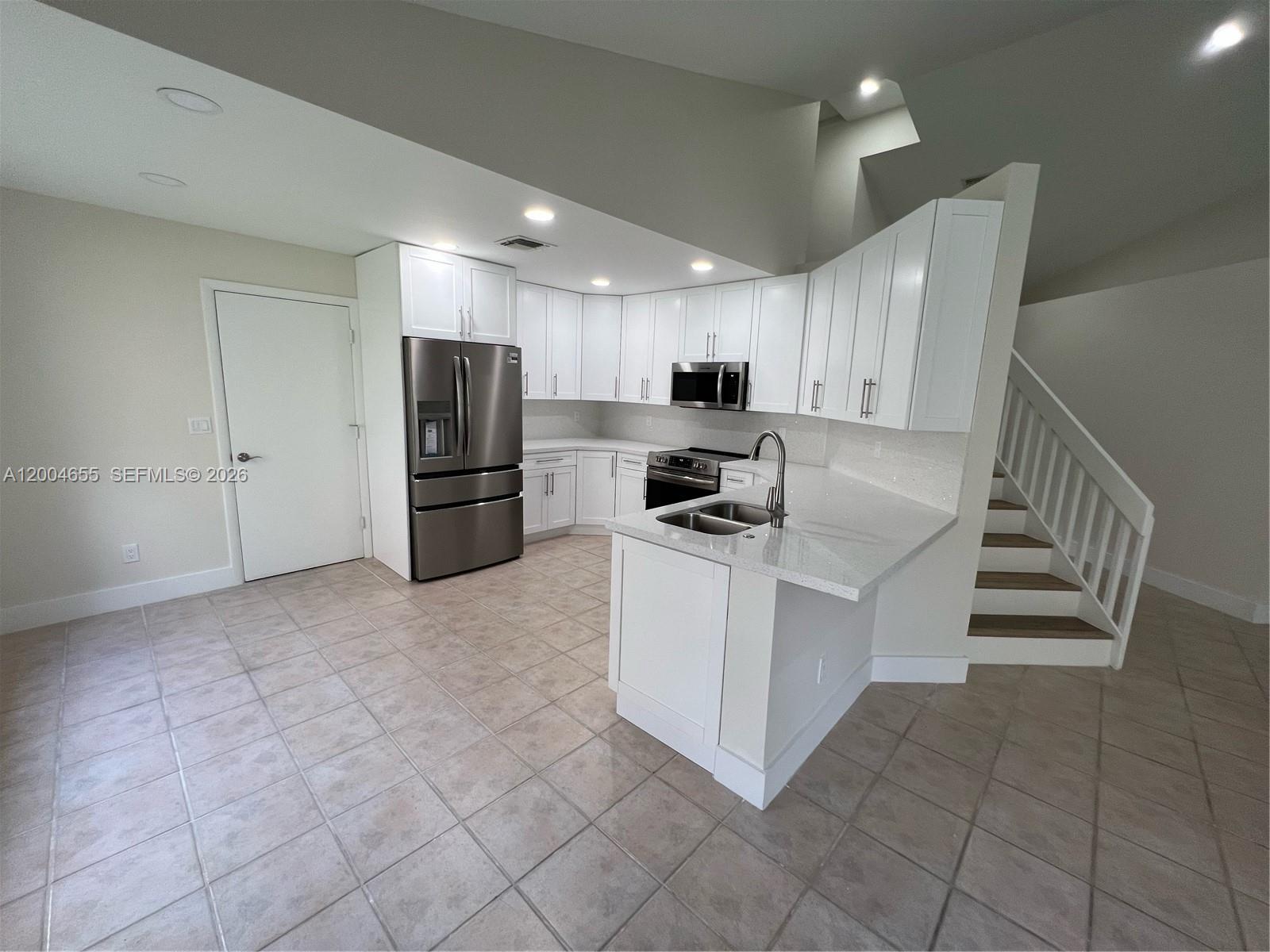 2806 Oak Grove Road Davie, FL 33328 - Photo 8 of 26