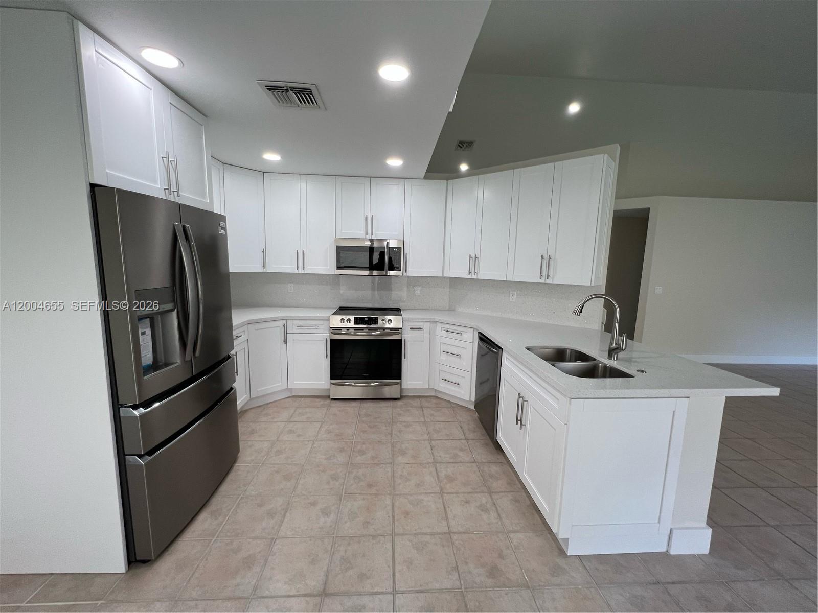 2806 Oak Grove Road Davie, FL 33328 - Photo 9 of 26