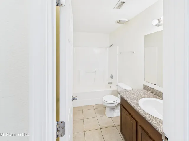 $1,400 | 13070 Tracewood Drive, Unit B, Gulfport, MS 39503