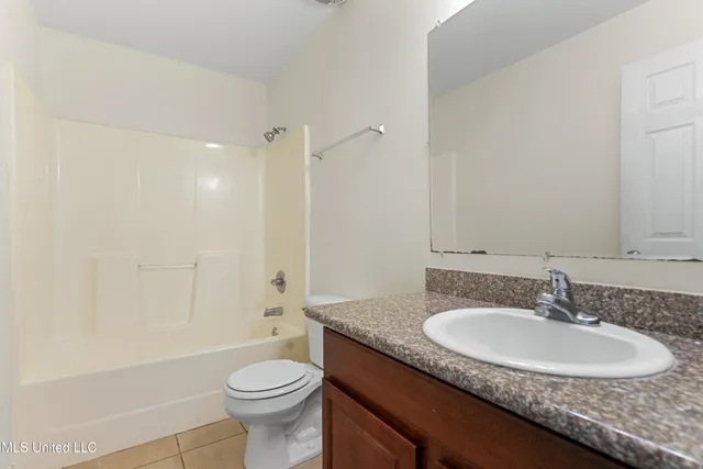 $1,400 | 13070 Tracewood Drive, Unit B, Gulfport, MS 39503