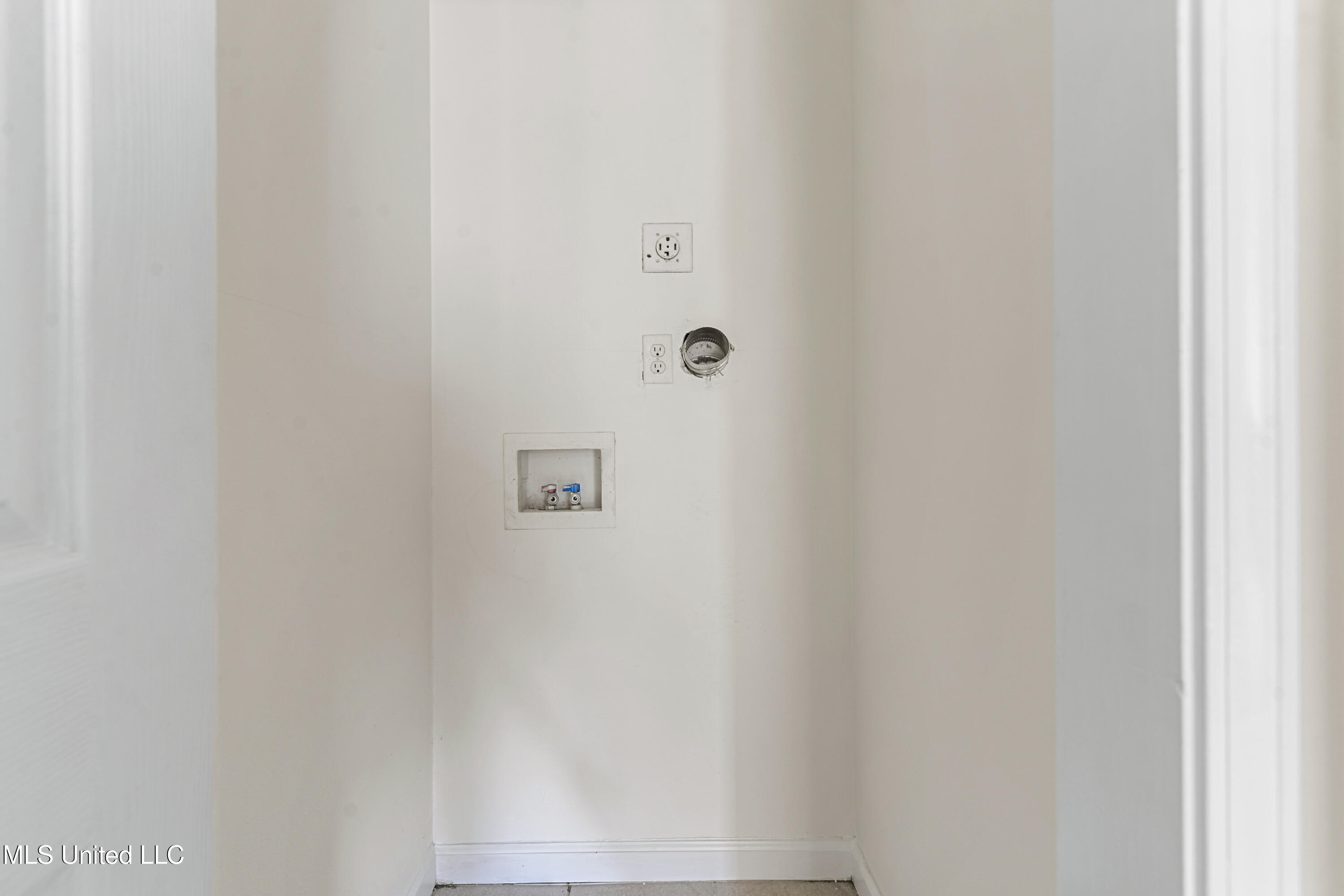 13070 Tracewood Drive, Unit B Gulfport, MS 39503 - Photo 17 of 20 017