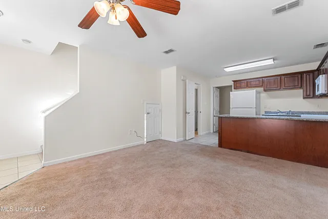 $1,400 | 13070 Tracewood Drive, Unit B, Gulfport, MS 39503