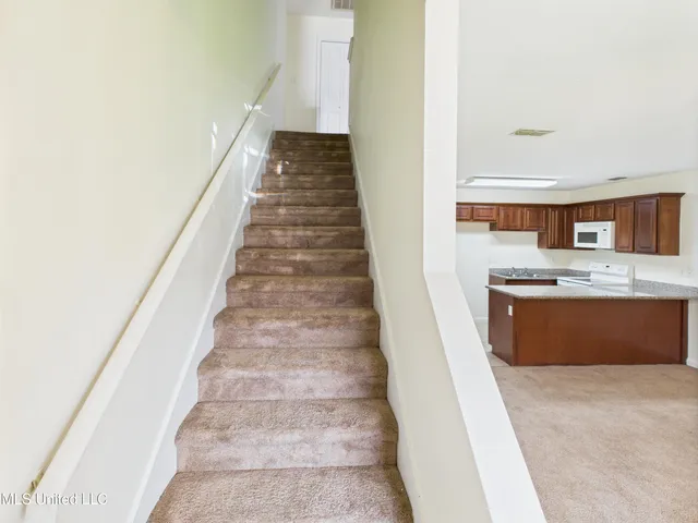 $1,400 | 13070 Tracewood Drive, Unit B, Gulfport, MS 39503