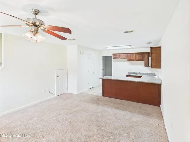 $1,400 | 13070 Tracewood Drive, Unit B, Gulfport, MS 39503