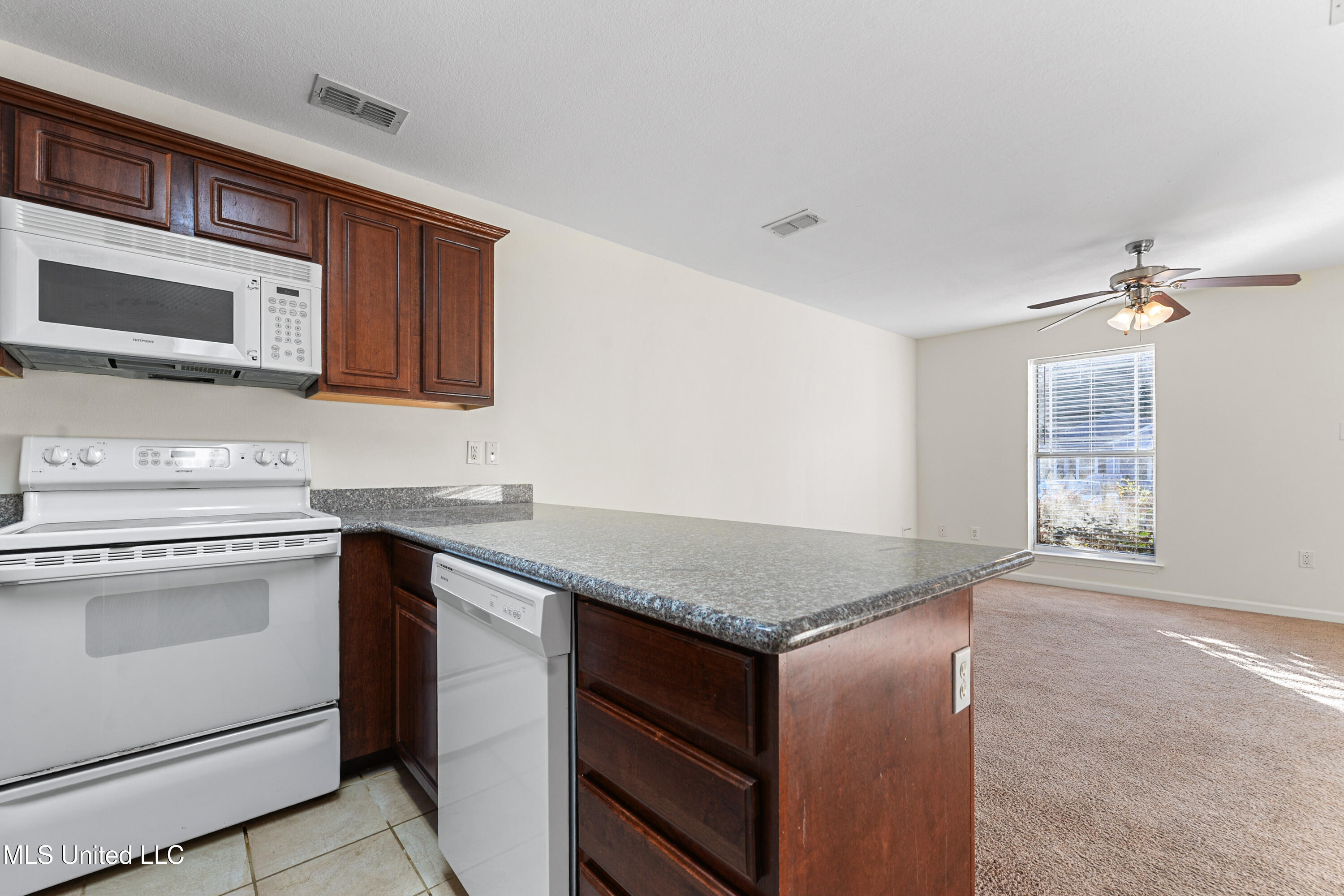 13070 Tracewood Drive, Unit B Gulfport, MS 39503 - Photo 8 of 20 008