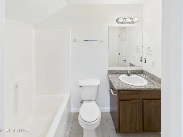 $1,400 | 13070 Tracewood Drive, Unit B, Gulfport, MS 39503