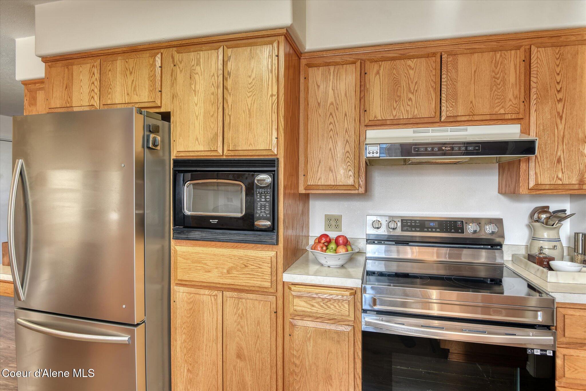 654 Maple Place Hayden, ID 83835 - Photo 16 of 36 15 Kitchen 9