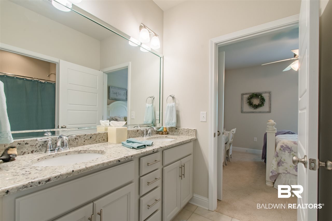 866 Onyx Lane Fairhope, AL 36532 - Photo 28 of 40 Jack and Jill Bathroom