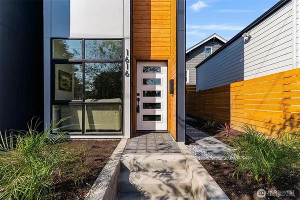 $625,000 | 1616 South Juneau Street, Seattle, WA 98108