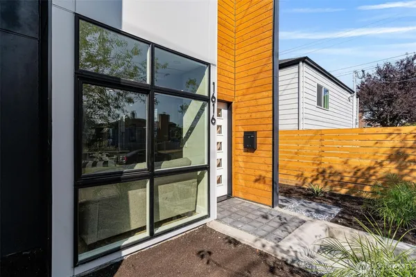 $625,000 | 1616 South Juneau Street, Seattle, WA 98108