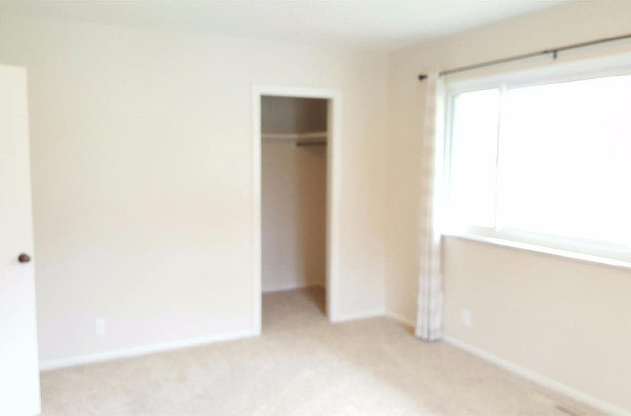 5200 Howe Road Grand Blanc, MI 48439 - Photo 18 of 43 21242374-17.JPG