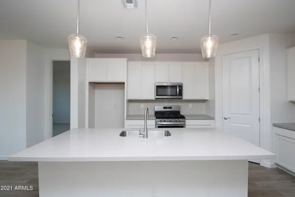 $2,250 | 5536 West Western Star Boulevard, Laveen, AZ 85339