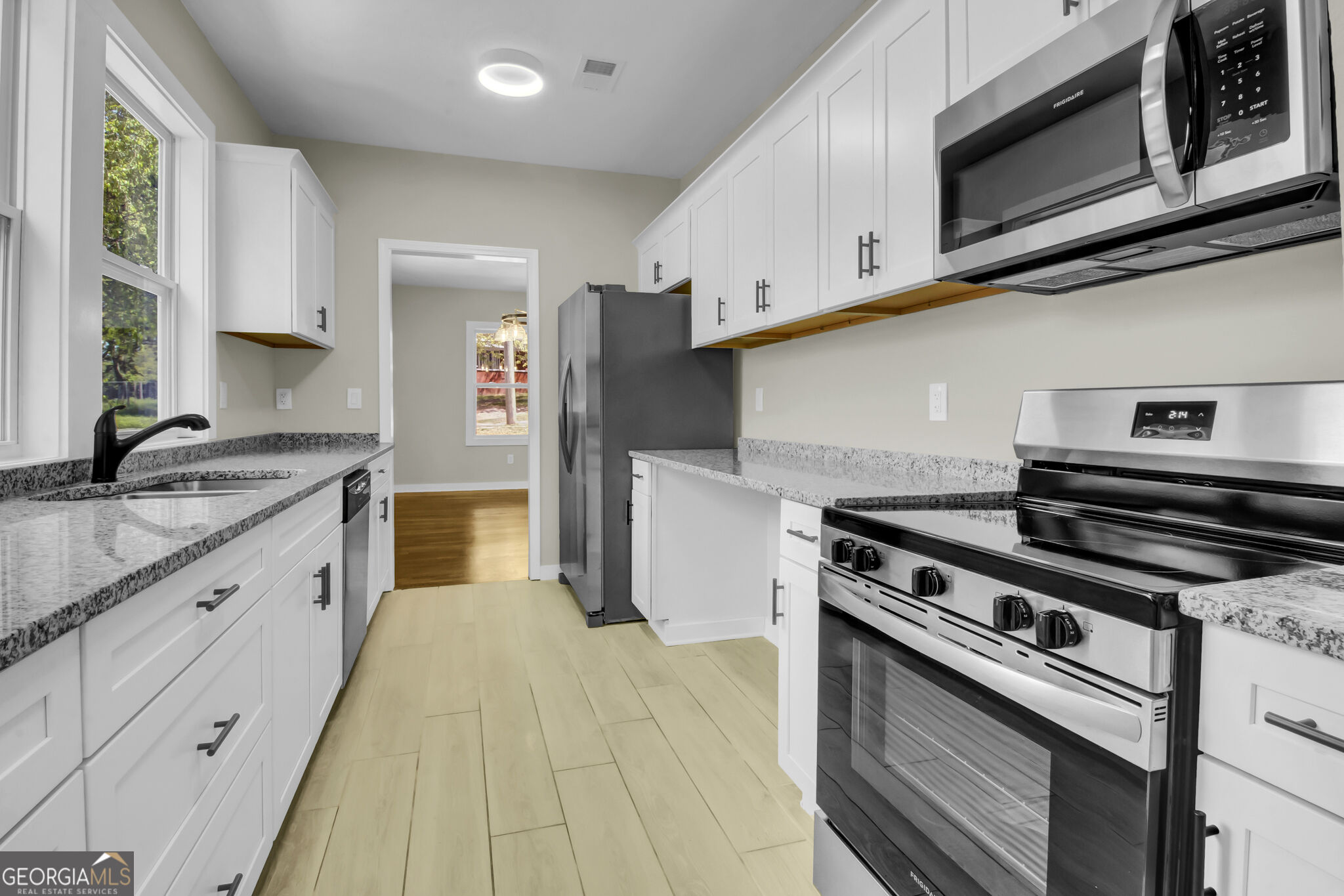2172 Ben Hill Road East Point, GA 30344 - Photo 13 of 31 Gallery Image 13