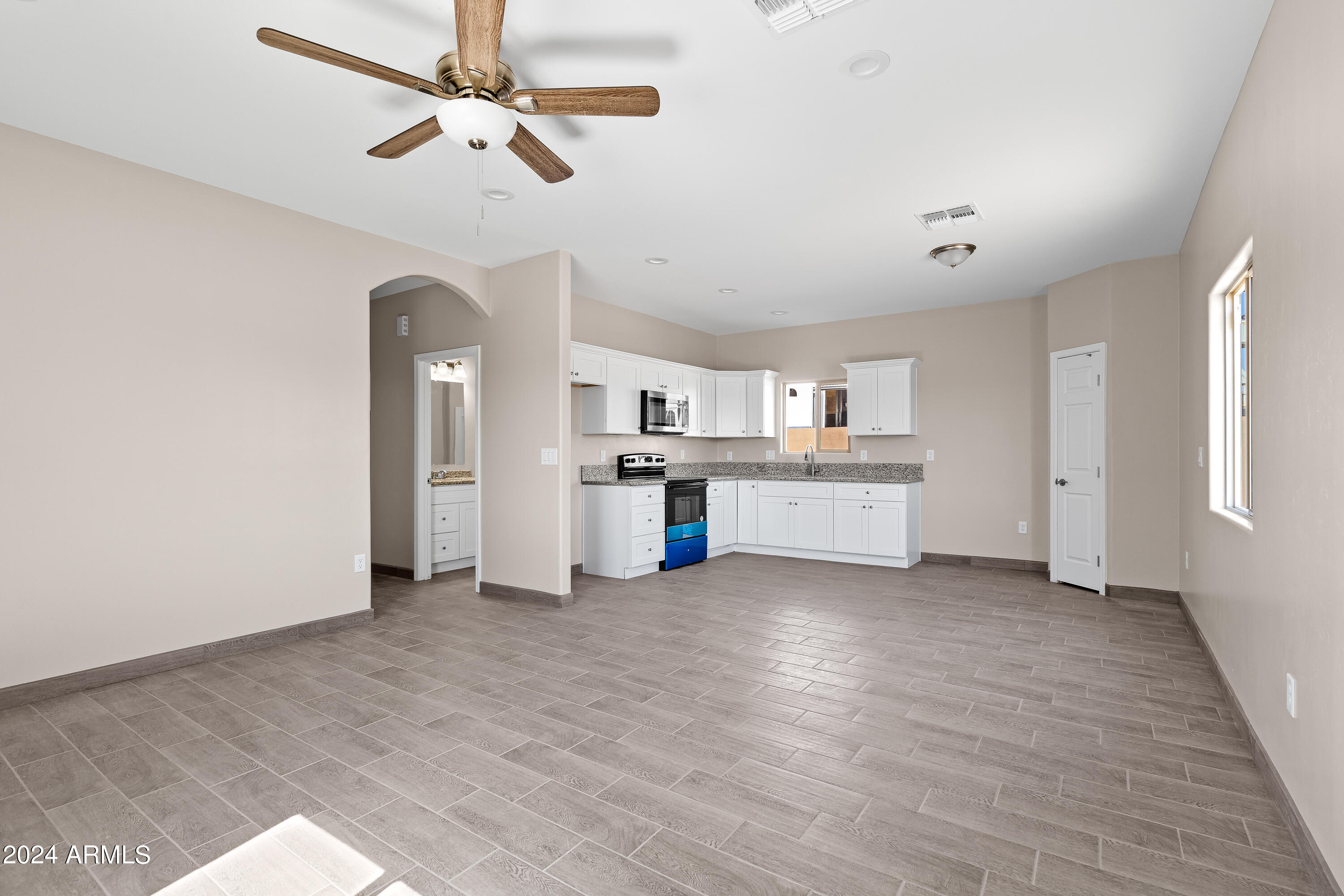 808 East 35th Street Tucson, AZ 85713 - Photo 3 of 29 Three Bedroom Unit
