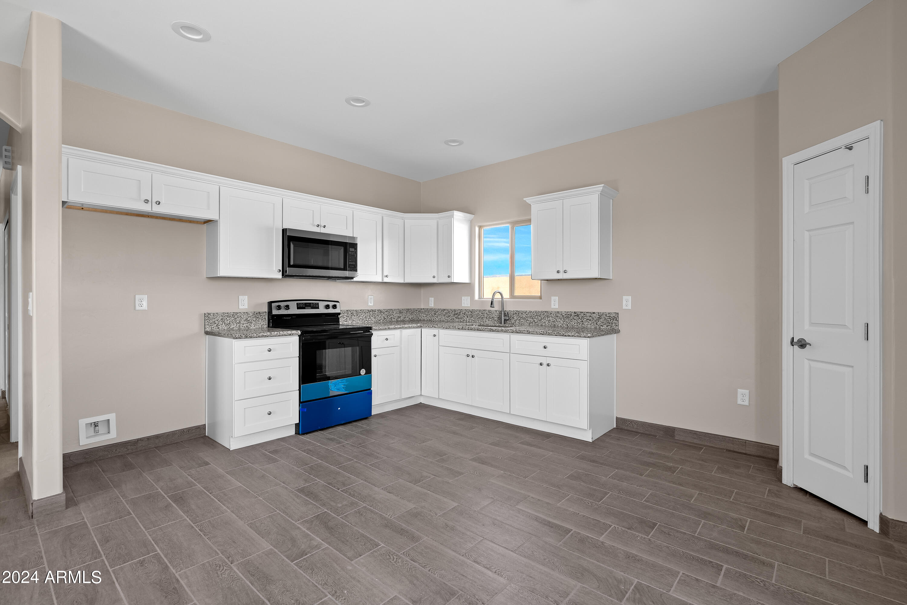 808 East 35th Street Tucson, AZ 85713 - Photo 5 of 29 Three Bedroom Unit