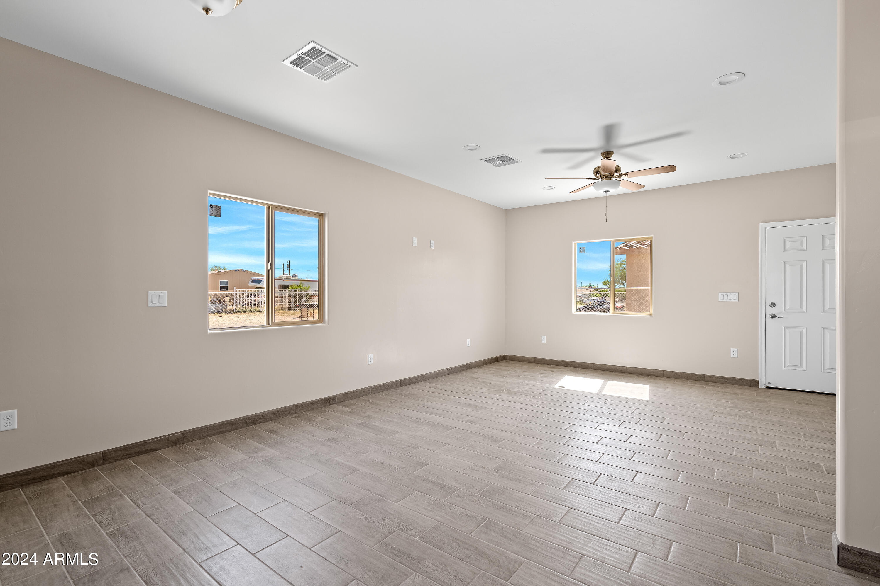 808 East 35th Street Tucson, AZ 85713 - Photo 7 of 29 Three Bedroom Unit