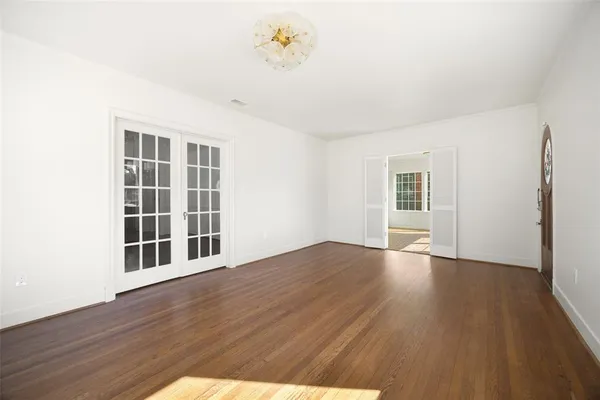 $7,000 | 5623 McCommas Boulevard, Dallas, TX 75206