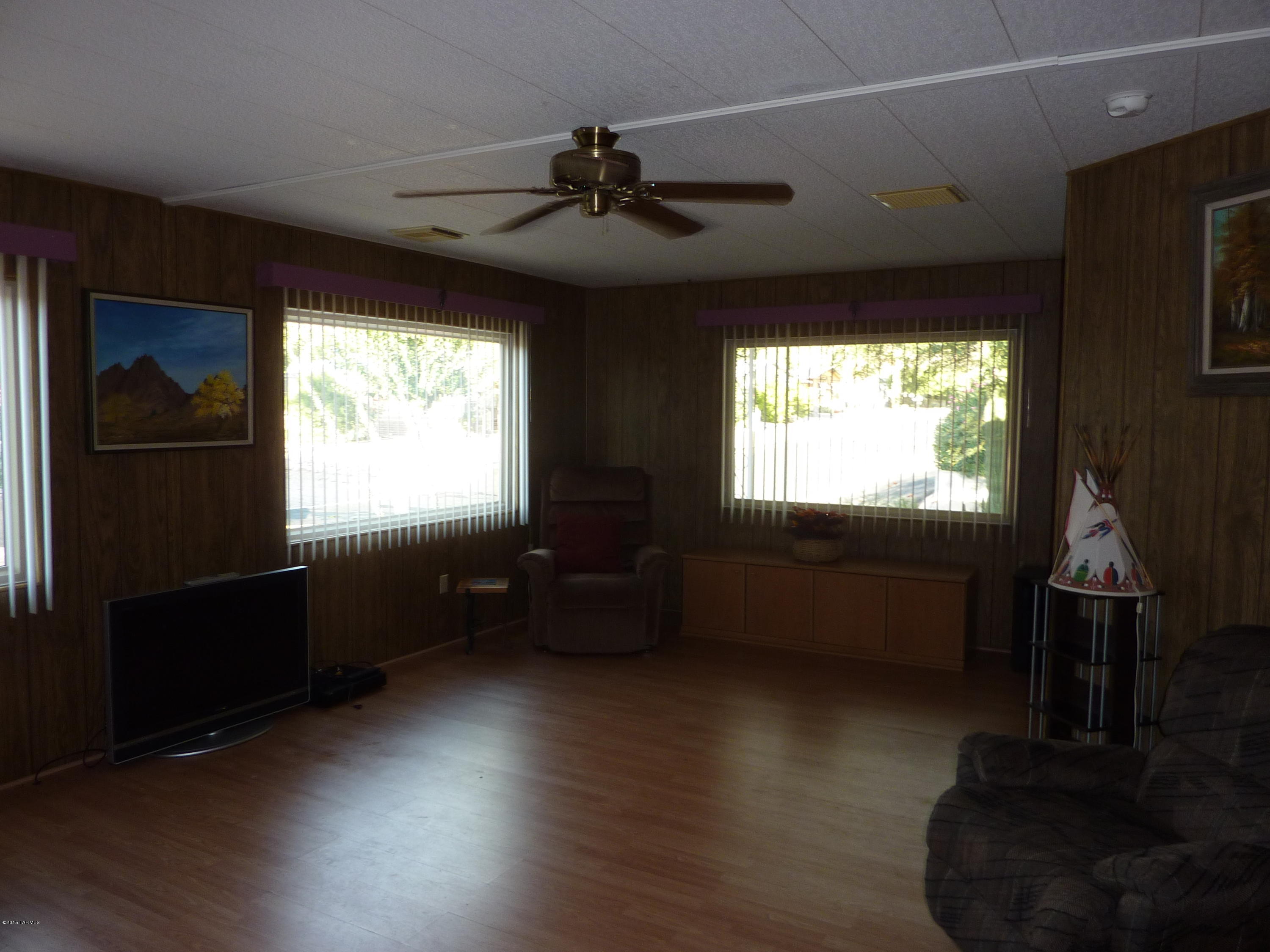 5501 West Rafter Cir Street Tucson, AZ 85713 - Photo 8 of 32 Gallery Image 8