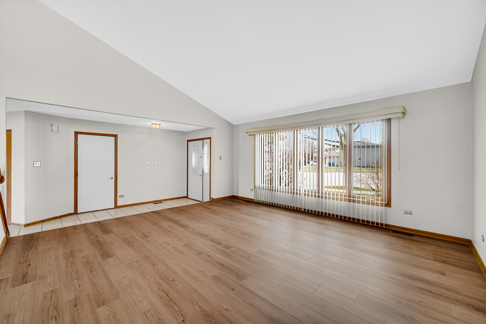2199 Cimarron Way Addison, IL 60101 - Photo 5 of 28