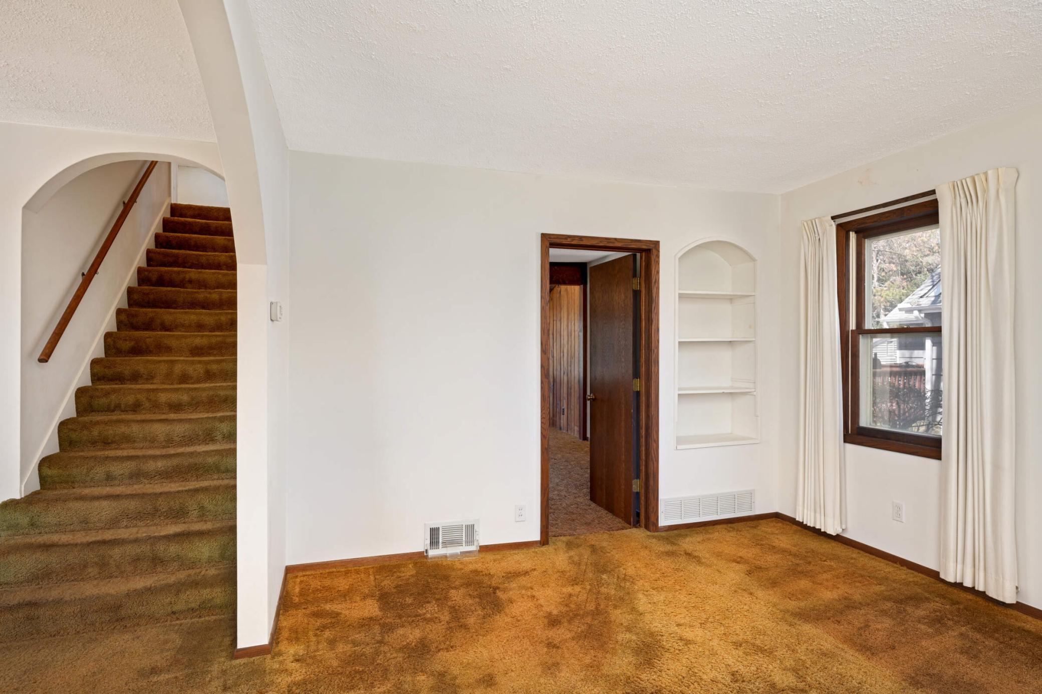 5116 Beacon Hill Road Minnetonka, MN 55345 - Photo 11 of 28 Gallery Image 11