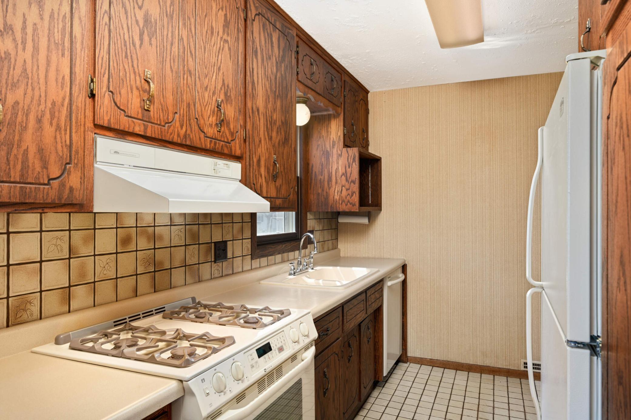 5116 Beacon Hill Road Minnetonka, MN 55345 - Photo 15 of 28 Gallery Image 15