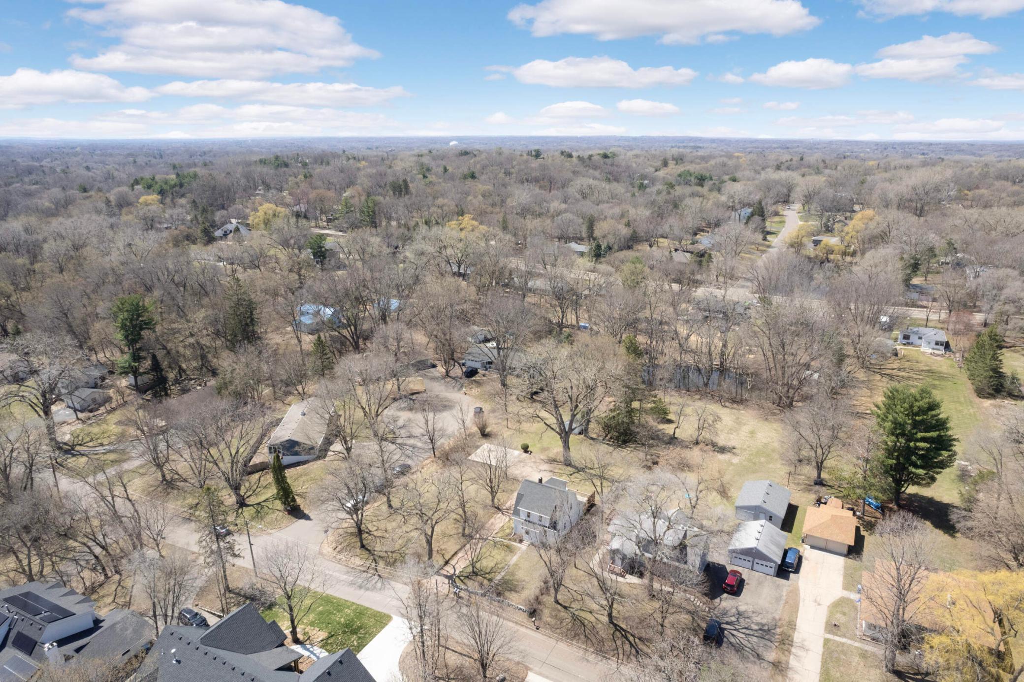 5116 Beacon Hill Road Minnetonka, MN 55345 - Photo 7 of 28 Gallery Image 7