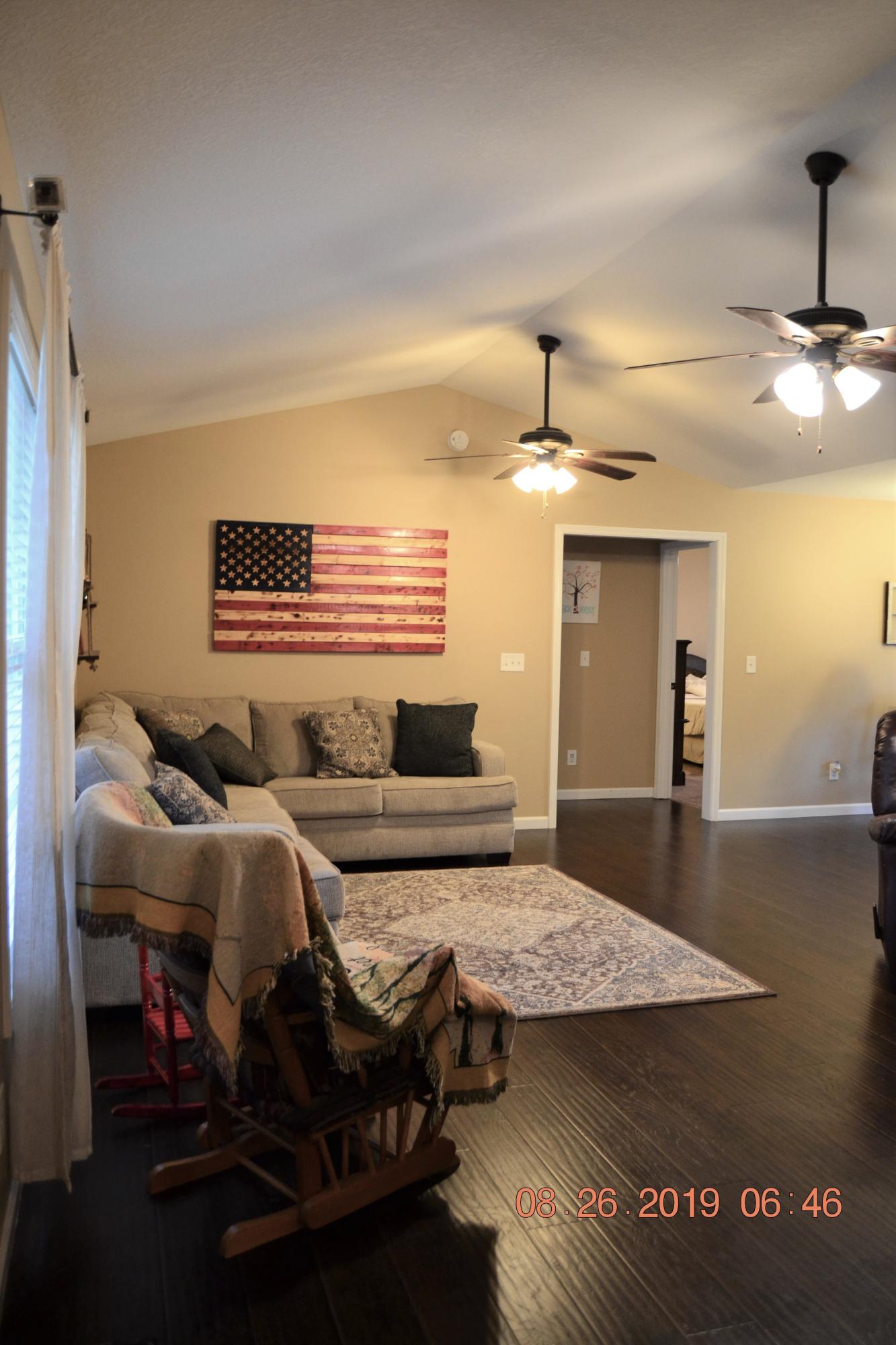 508 South Glen Road Maynardville, TN 37807 - Photo 3 of 19 Living Room