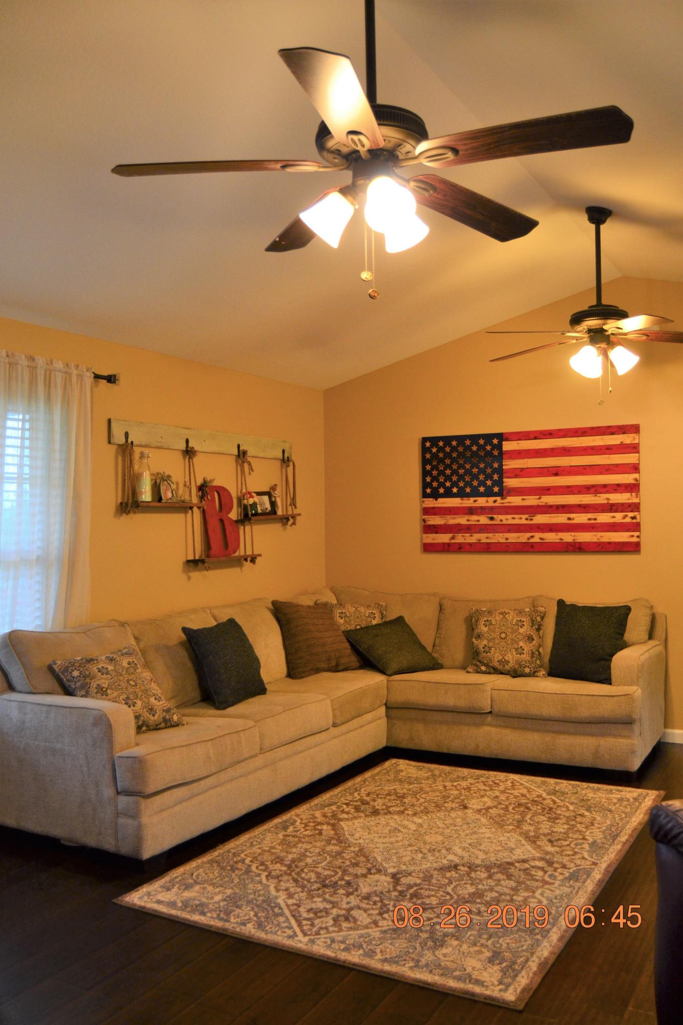 508 South Glen Road Maynardville, TN 37807 - Photo 4 of 19 Living Room