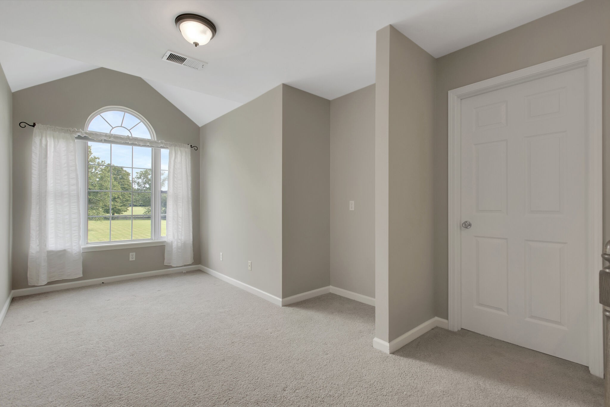 1576 Old Hillsboro Road Franklin, TN 37069 - Photo 38 of 66 an empty room with windows