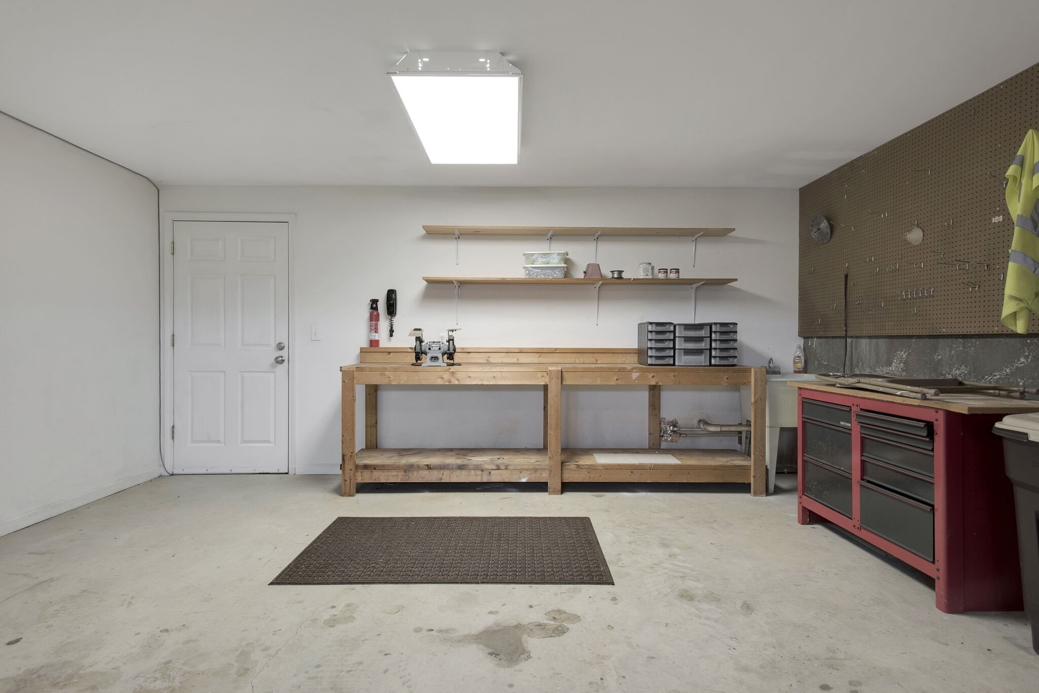 1576 Old Hillsboro Road Franklin, TN 37069 - Photo 52 of 66 a kitchen with stainless steel appliances kitchen island granite countertop a stove and a sink