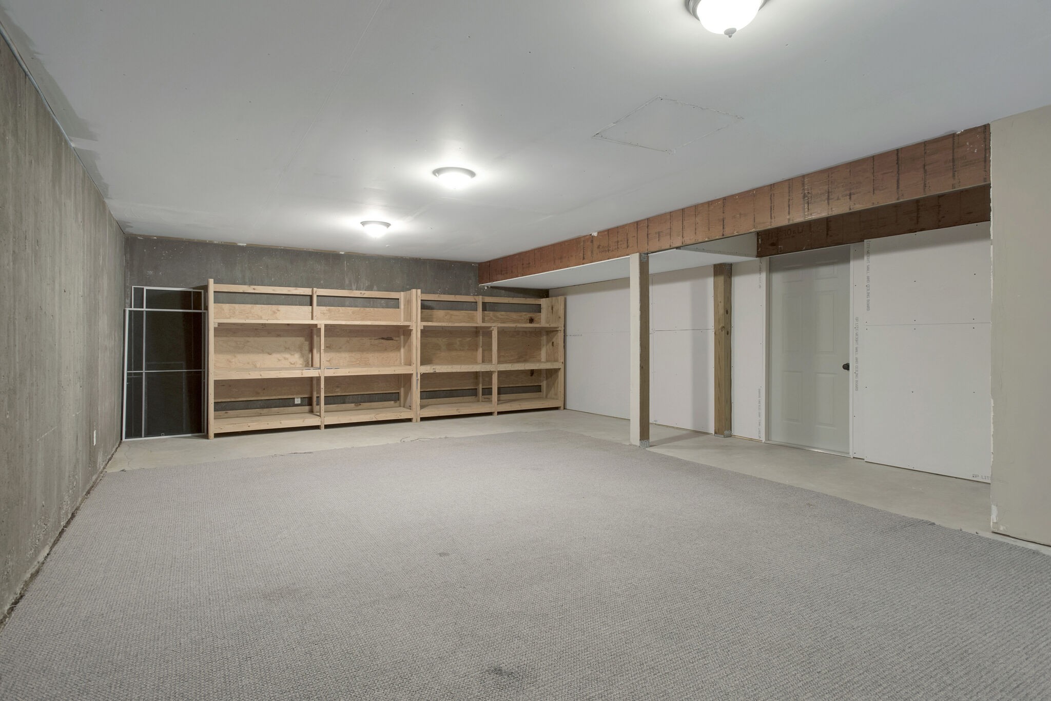 1576 Old Hillsboro Road Franklin, TN 37069 - Photo 56 of 66 a view of an empty room with a closet