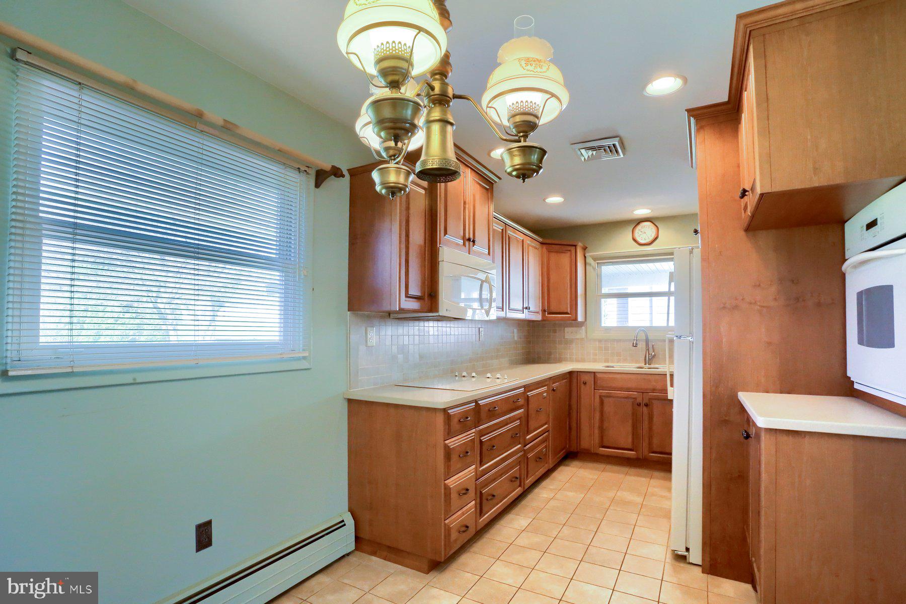 704 Charles Road Dauphin, PA 17018 - Photo 7 of 32