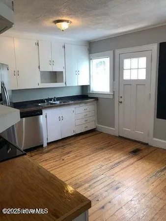 $2,400 | 407 South Ash Street, Greenville, NC 27858