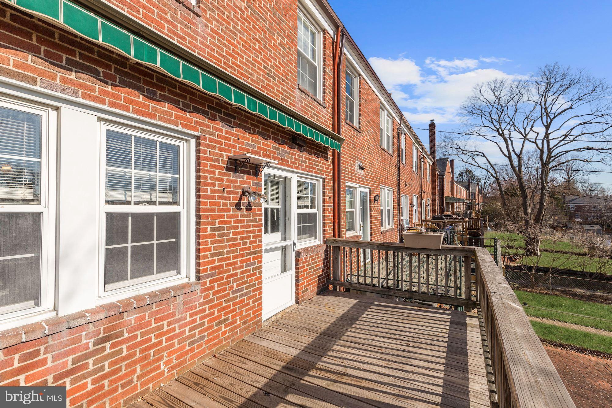 429 Whitfield Road Baltimore, MD 21228 - Photo 20 of 33 Deck