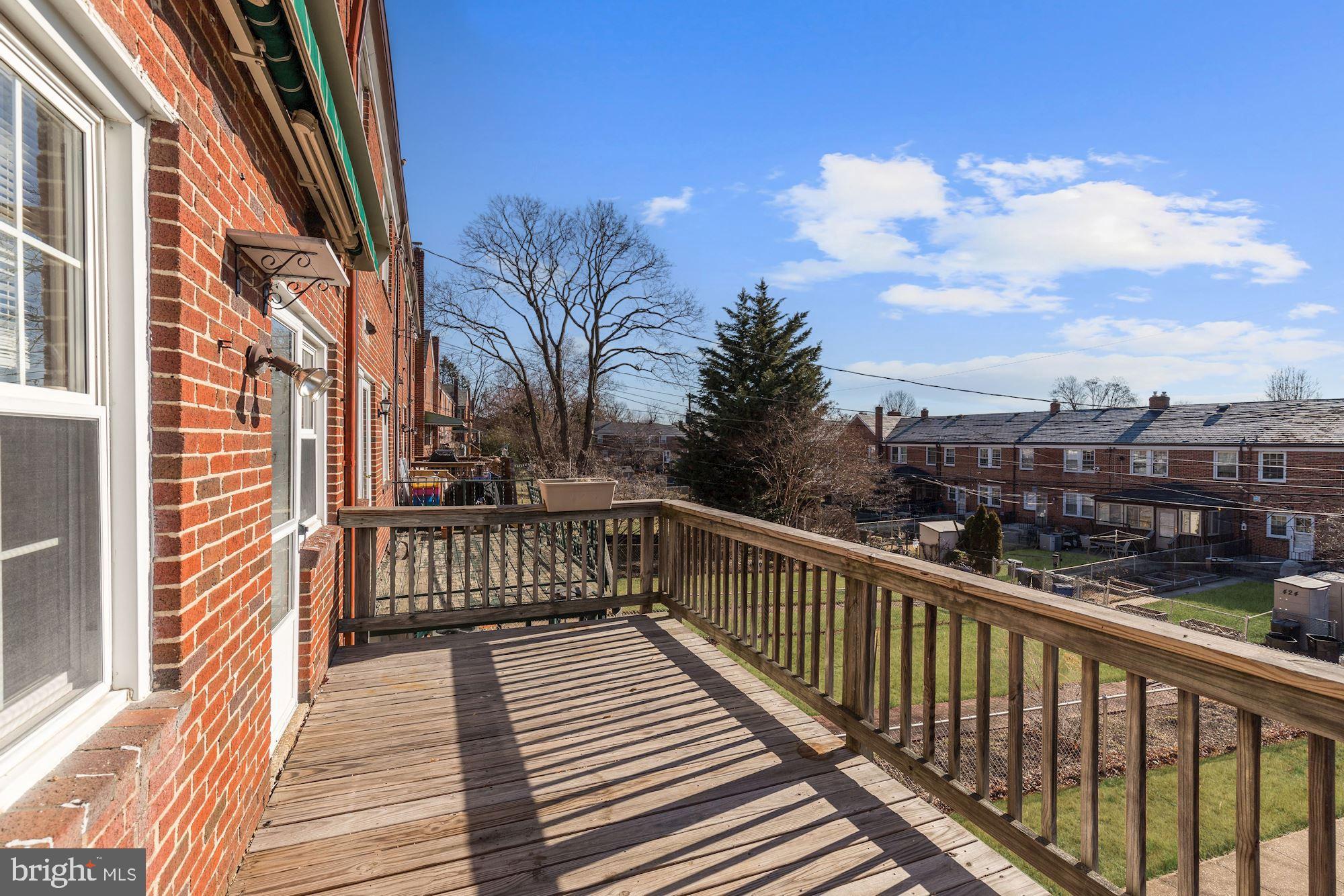 429 Whitfield Road Baltimore, MD 21228 - Photo 21 of 33 Deck