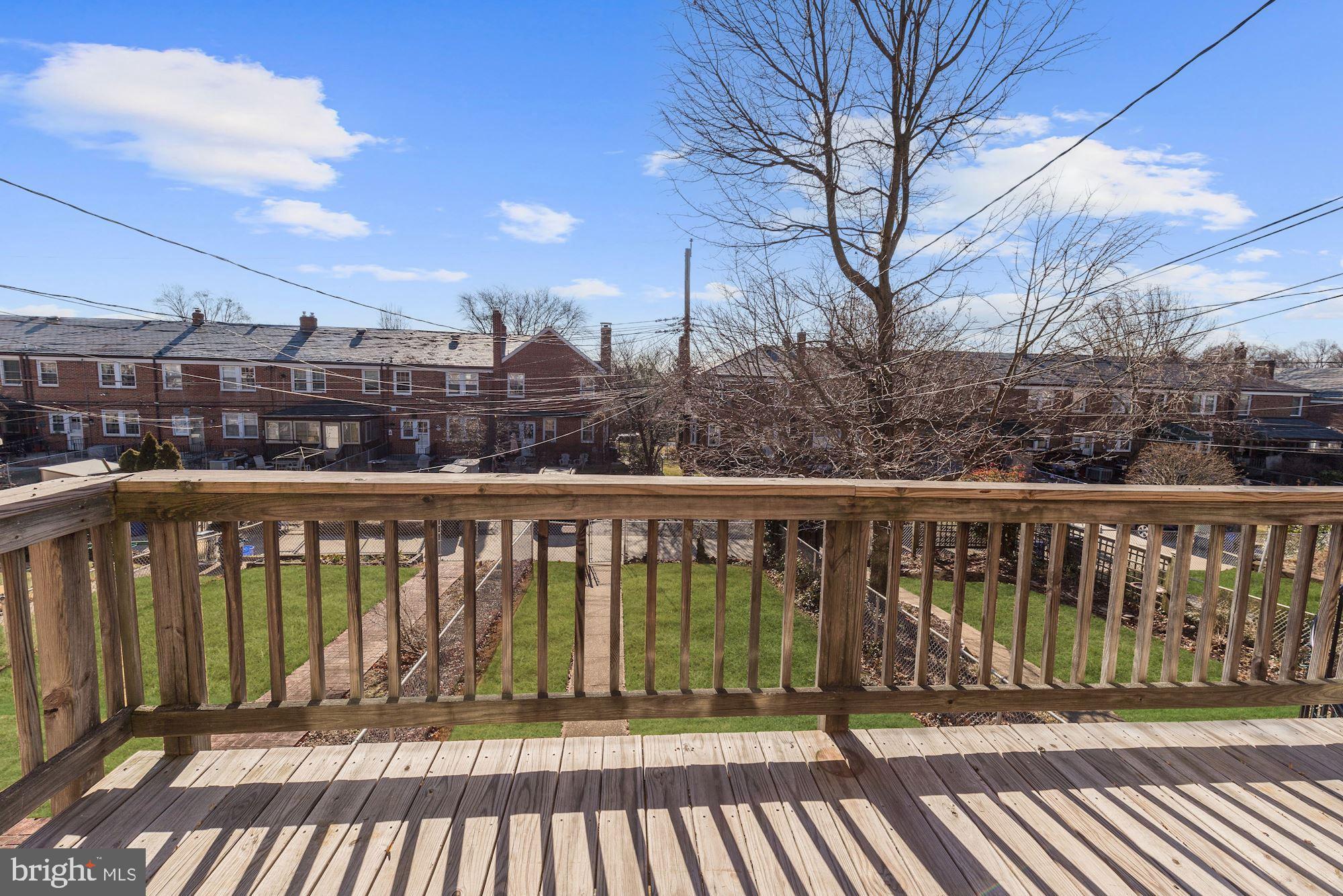 429 Whitfield Road Baltimore, MD 21228 - Photo 22 of 33 Deck