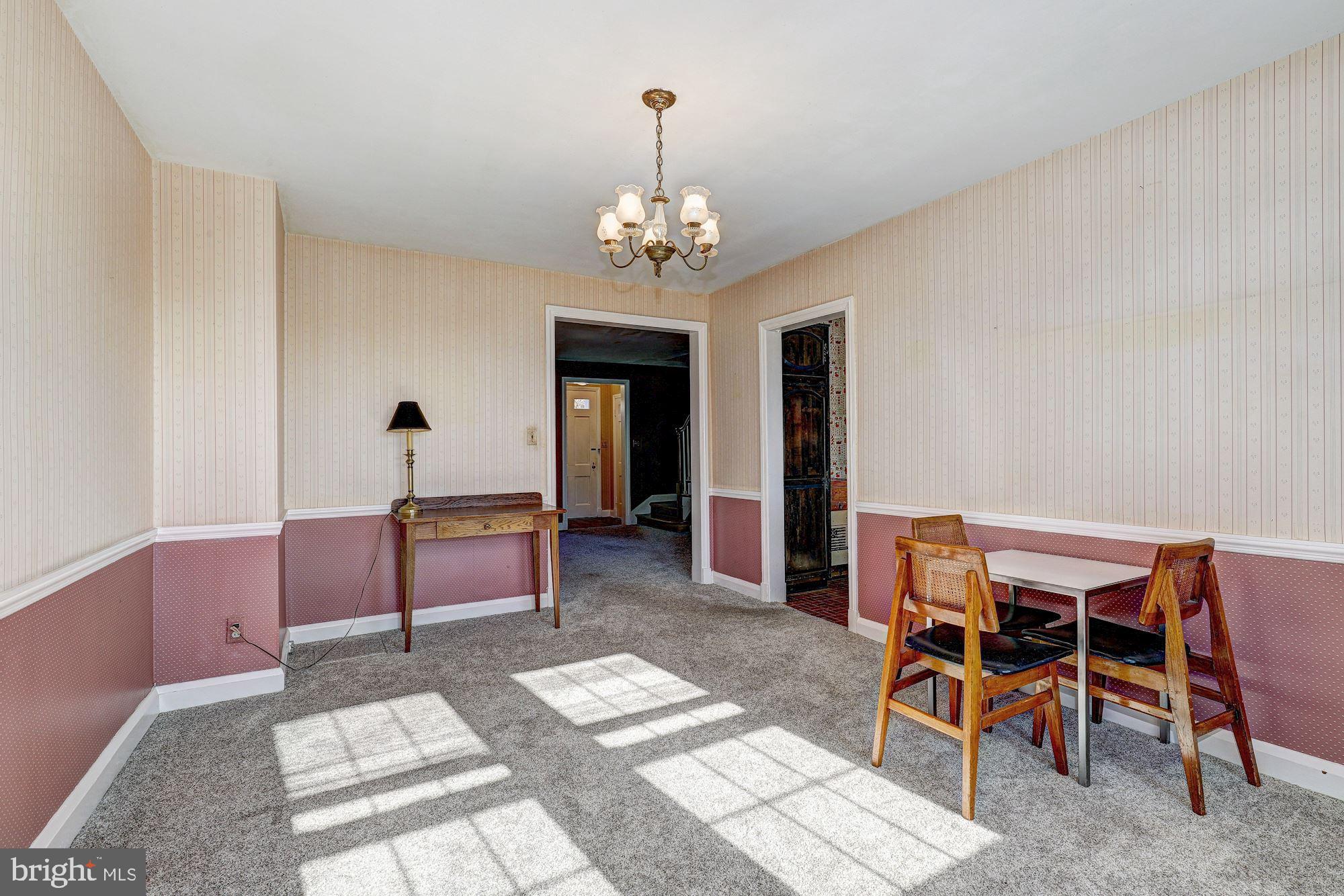 429 Whitfield Road Baltimore, MD 21228 - Photo 7 of 33 Dining Room