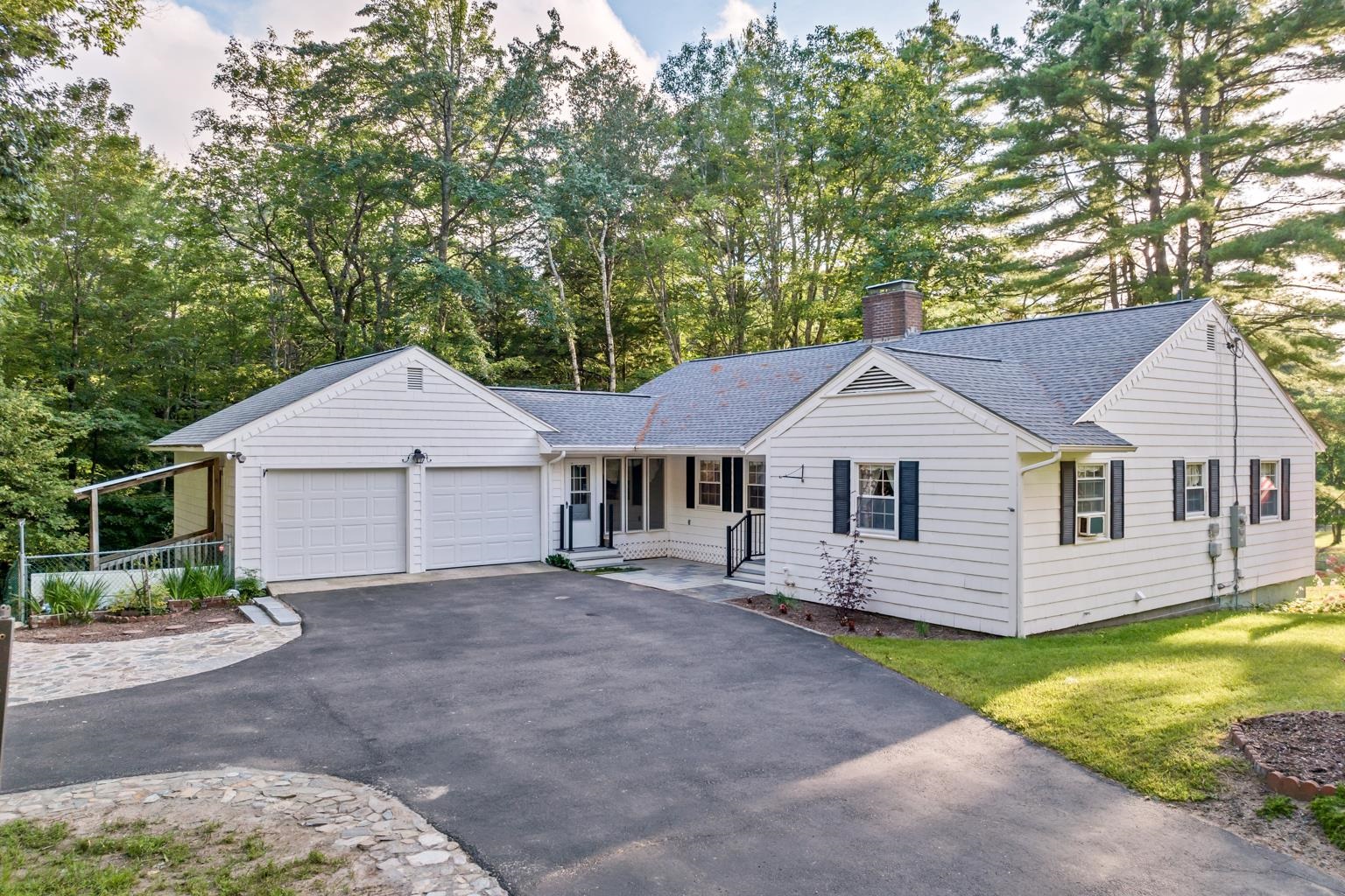 169 Wentworth Road Brookfield, NH 03872 - Photo 1 of 39