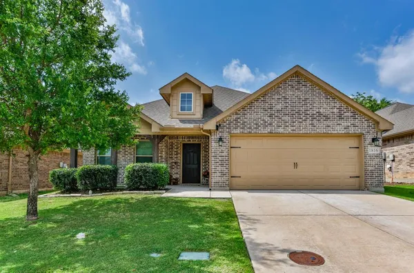 $317,500 | 1816 Vallana Drive, Gainesville, TX 76240