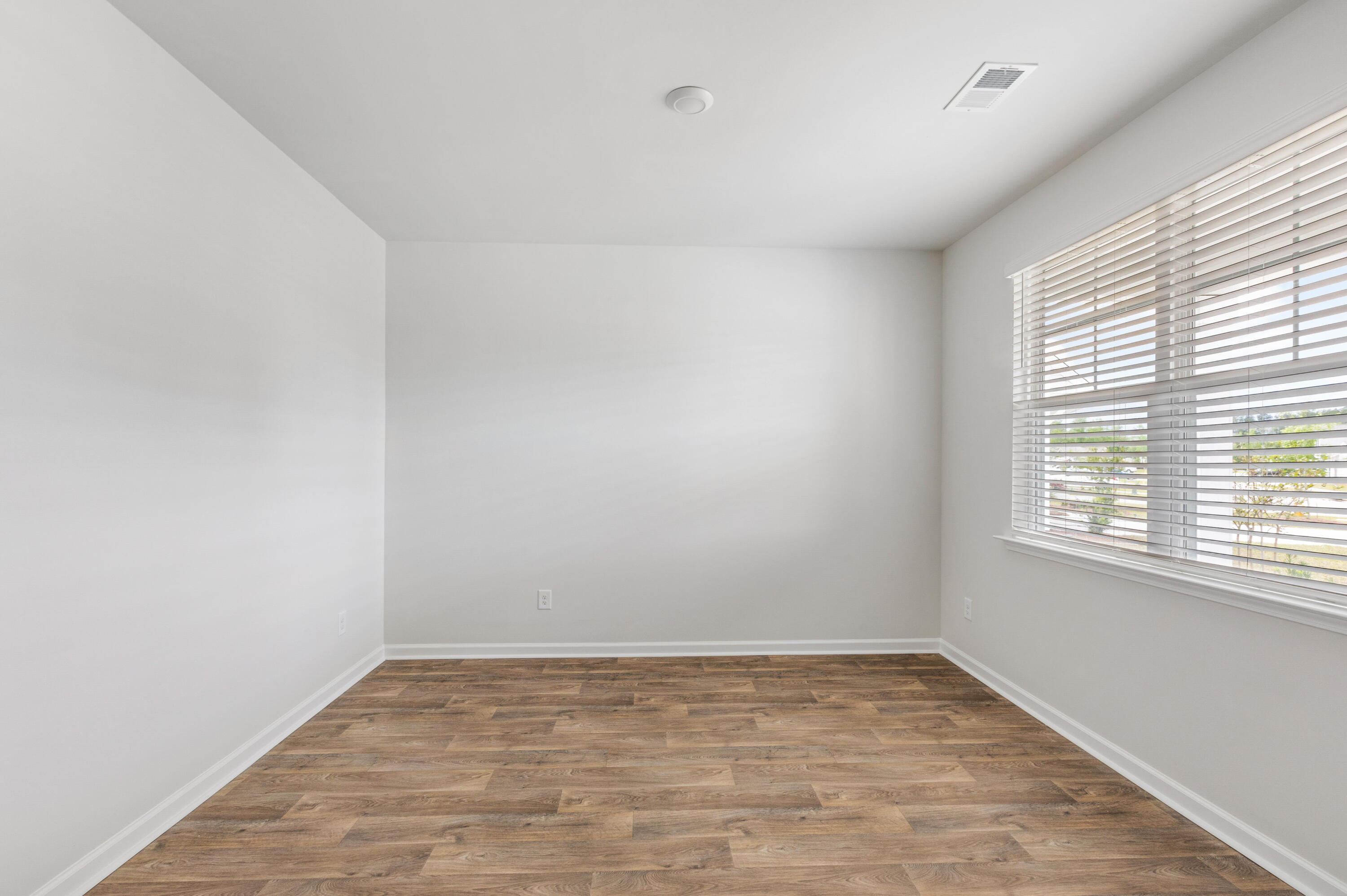 404 Cedarview Road Summerville, SC 29486 - Photo 8 of 35 Elle Interior-16