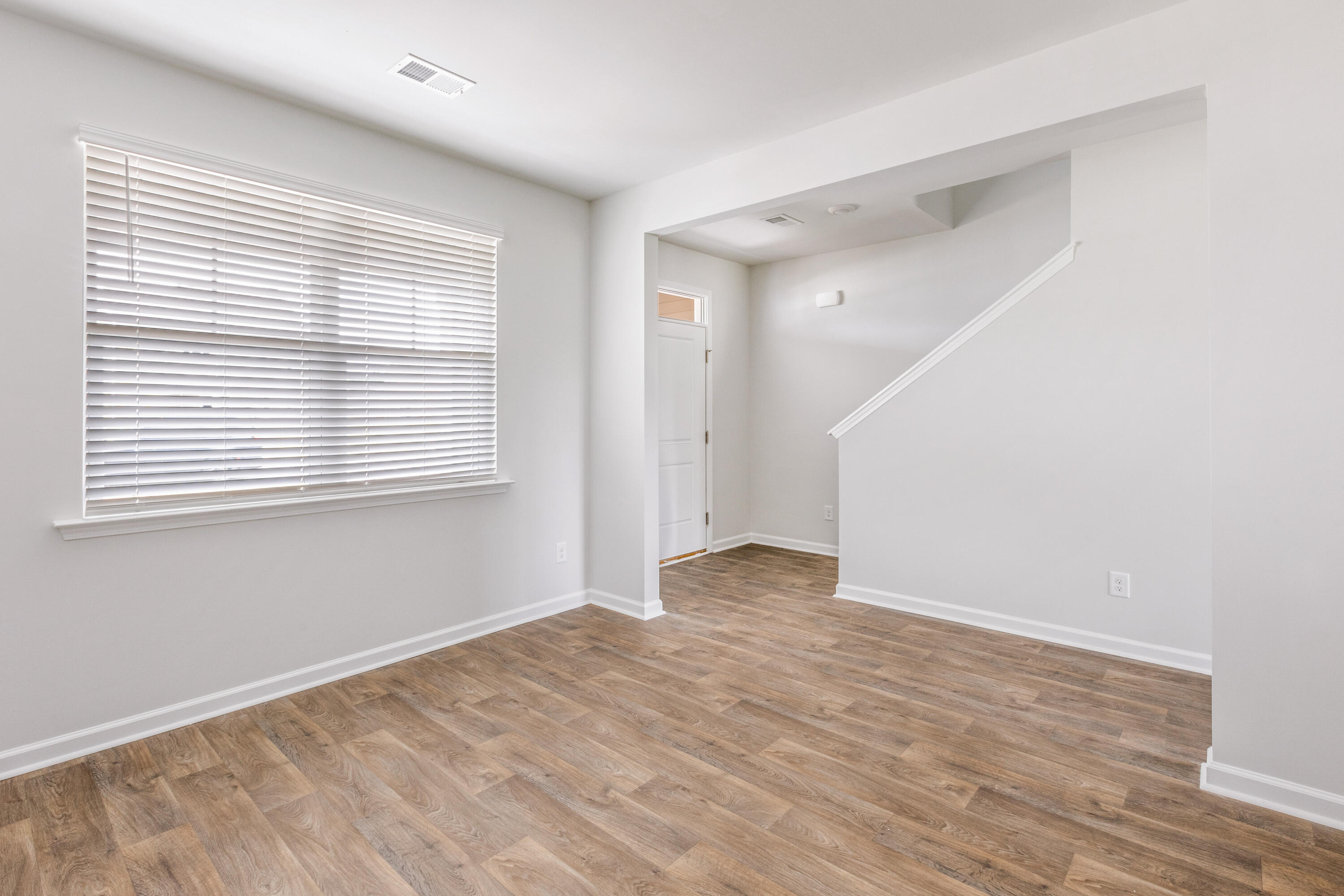 404 Cedarview Road Summerville, SC 29486 - Photo 9 of 35 Elle Interior-17
