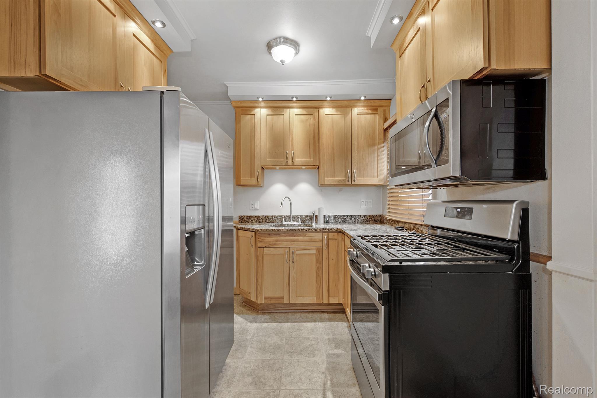 15646 Stephens Road Eastpointe, MI 48021 - Photo 8 of 18 Gallery Image 8