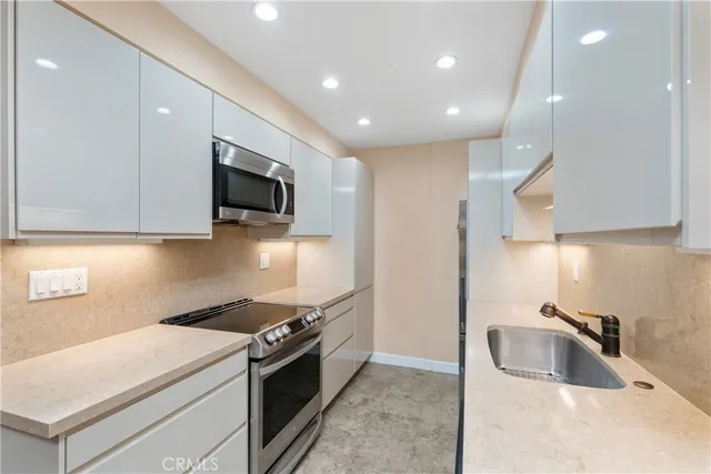 $3,450 | 1228 14th Street, Unit 105, Santa Monica, CA 90404