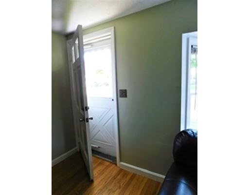 24 Maebeth Street Springfield, MA 01119 - Photo 7 of 40