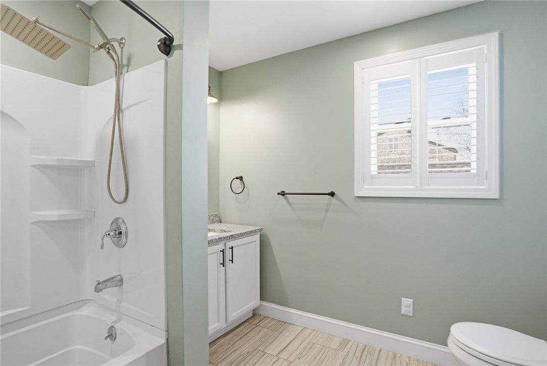 77 Walnut Street Portsmouth, RI 02871 - Photo 11 of 33
