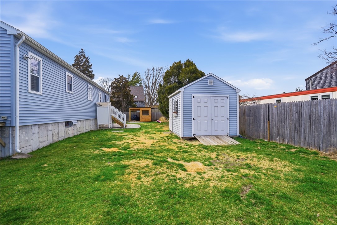 77 Walnut Street Portsmouth, RI 02871 - Photo 15 of 33