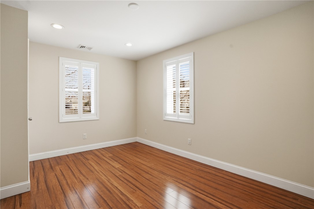 77 Walnut Street Portsmouth, RI 02871 - Photo 25 of 33