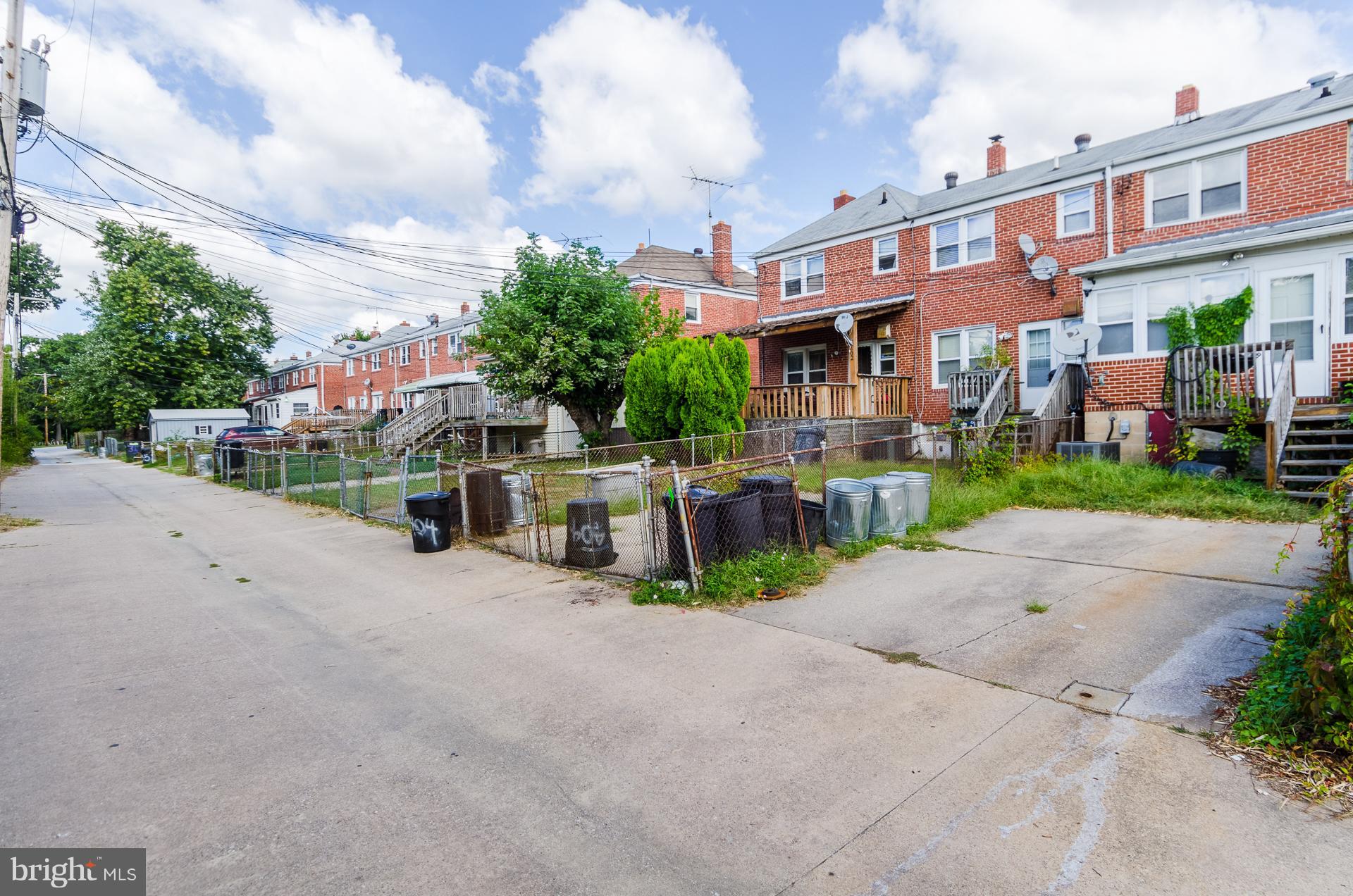 406 Grovethorn Road Baltimore, MD 21220 - Photo 26 of 30 Parking pad